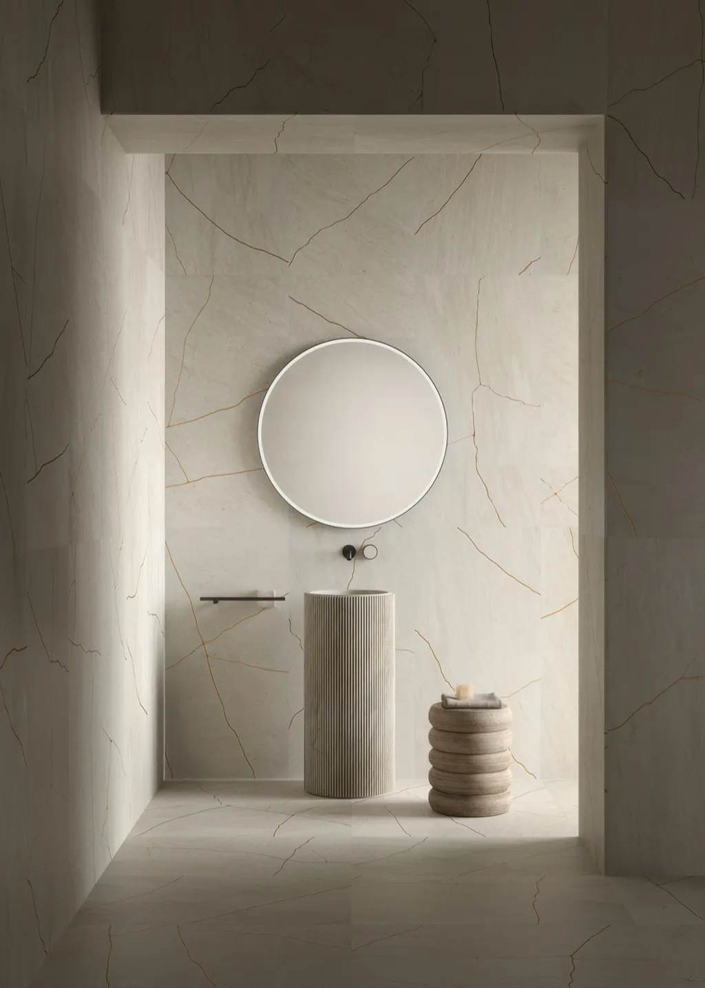 Salvatori Lost Stones in Crema d'Orcia wastafel zuil met ronde spiegel gouden hars natuursteen