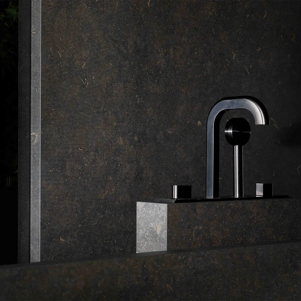 Living Ceramics Ductile Oda Classic tegels van vloer tot plafond 6 mm dik 90x270 cm geen horizontale naden