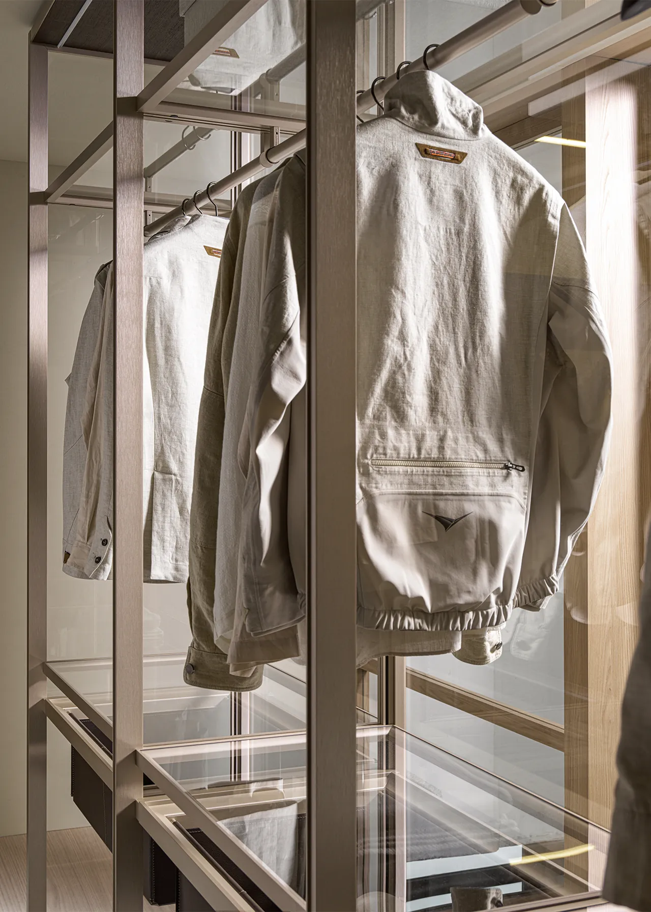 Molteni Gliss Master glaskast inloopkast luxe dressingroom Italiaans vakmanschap