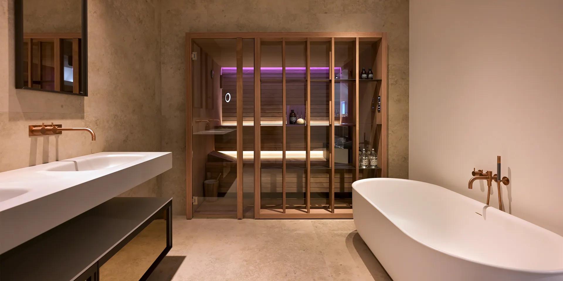 Effe sauna in badkamer met Antonio Lupi wastafel en vrijstaand bad complete wellness