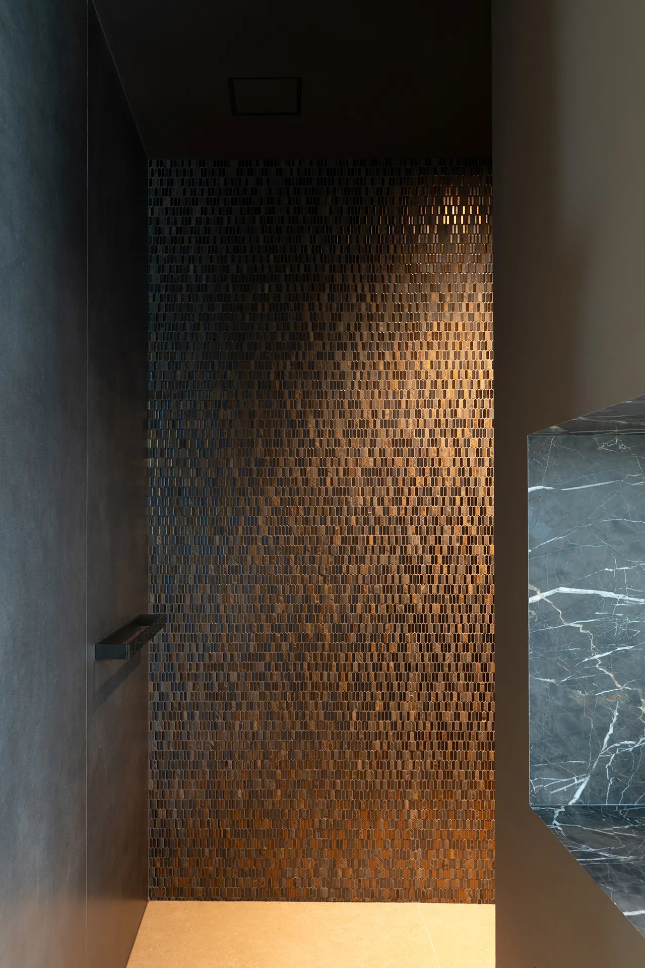 Stoomcabine met mozaïek bekleding hammam wellness aan huis