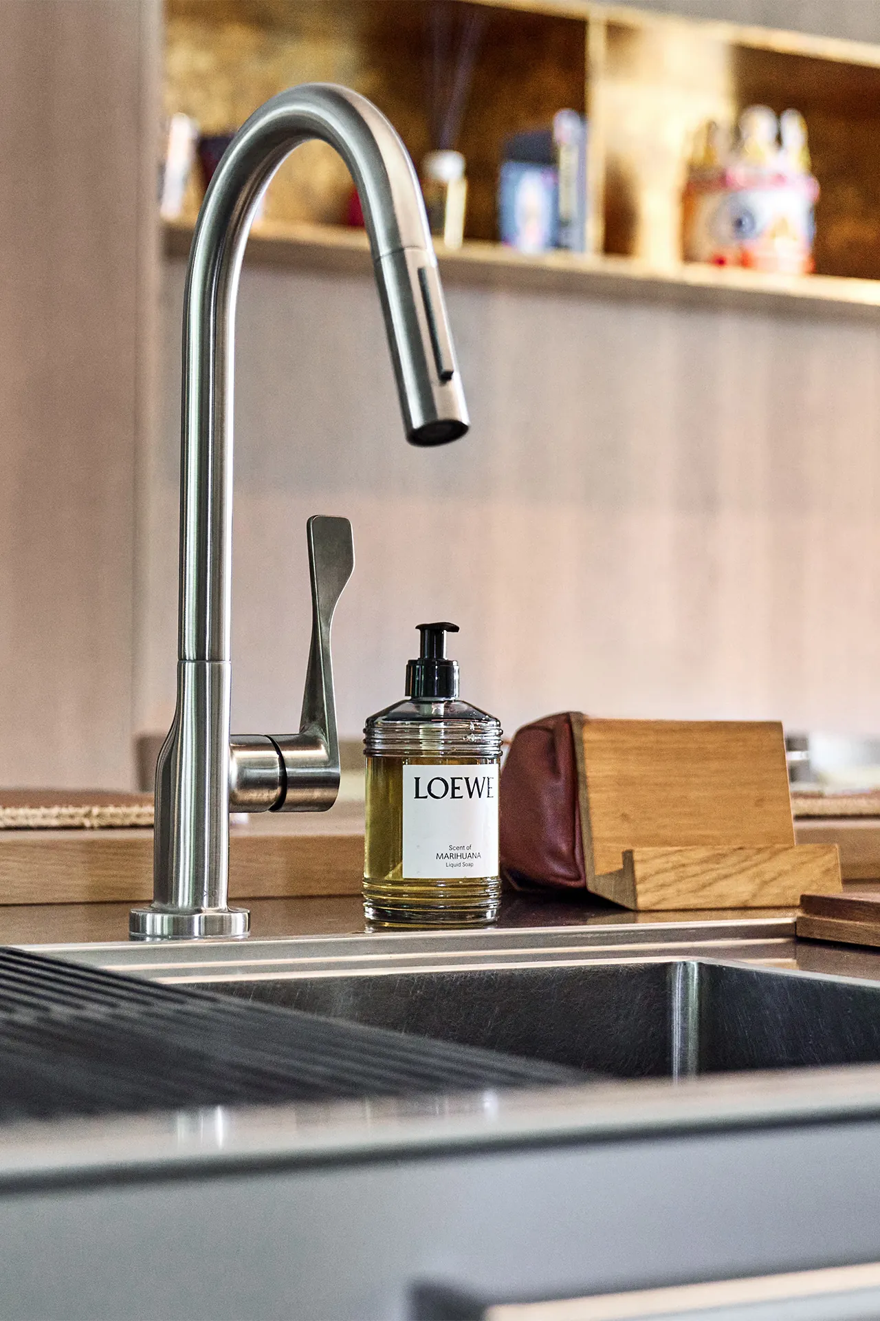 Axor Citterio keukenkraan in RVS met gedraaide hendel Antonio Citterio ontwerp