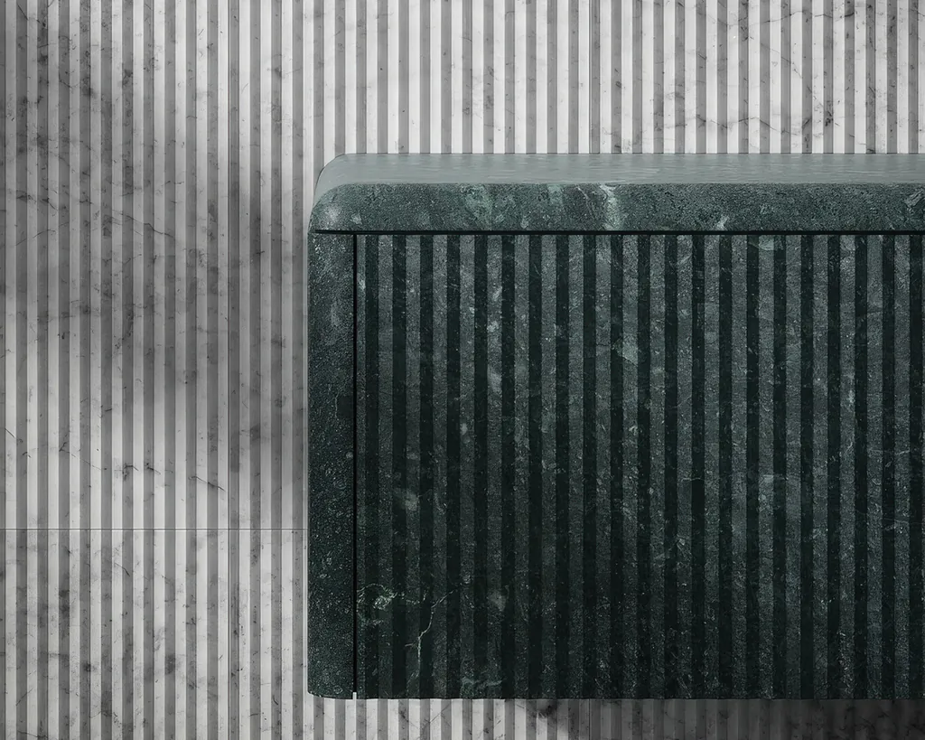 Salvatori Nereo wastafel in Verde Guatemala marmer met handgebeitel reliëf, natuursteen design wastafel